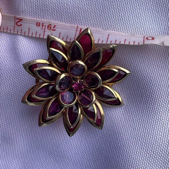 Vintage Avon Flower rhinestone bezel marquise Brooch - Picture 3 of 5